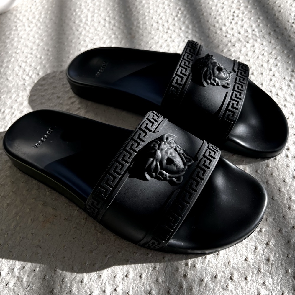 Authentic VERSACE Men Sandal MEDUSA Black
Slide Made in Italy